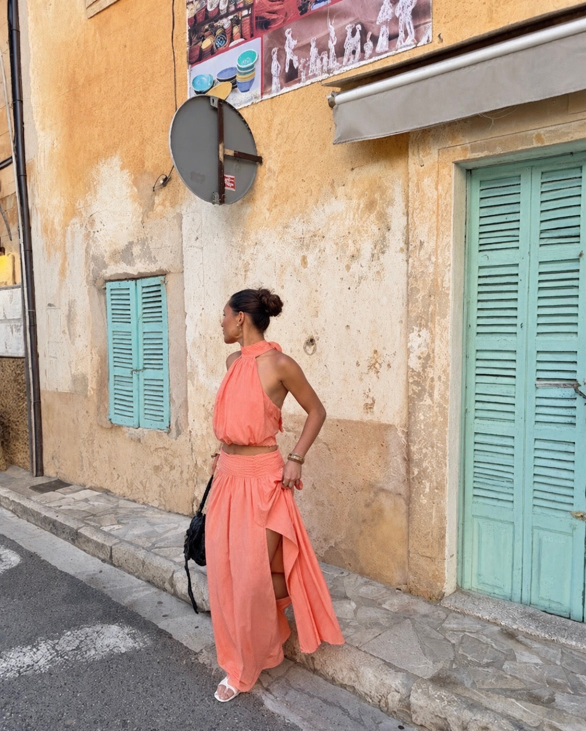 Melanie set in Coral